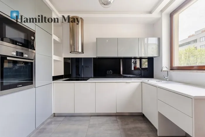 Street: Ulica Inflancka Region: Śródmieście Subregion: Muranów Distance to centre: 3.11 km Level: 3 Price: 1489000 PLN Bedrooms: 1 Bathrooms: 1 Size: 62m2 Price/m2: 24016 PLN - slider