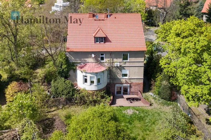 Bedrooms: 10 Bathrooms: 4 Plot size: 1218m2 - slider