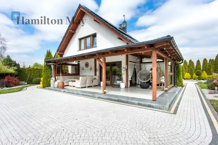 City: Nieciszów Street: Główna Region: Nieciszów Price: 1350000 PLN Bedrooms: 3 Bathrooms: 2 Plot size: 1182m2 Price/m2: 11326 PLN - slider