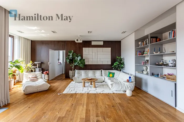 City: Warszawa Street: Leszczyńska Region: Śródmieście Subregion: Powiśle Distance to centre: 1.63 km Level: 6 Price: 28000 PLN Bedrooms: 5 Bathrooms: 3 Size: 200m2 Price/m2: 140 PLN - slider