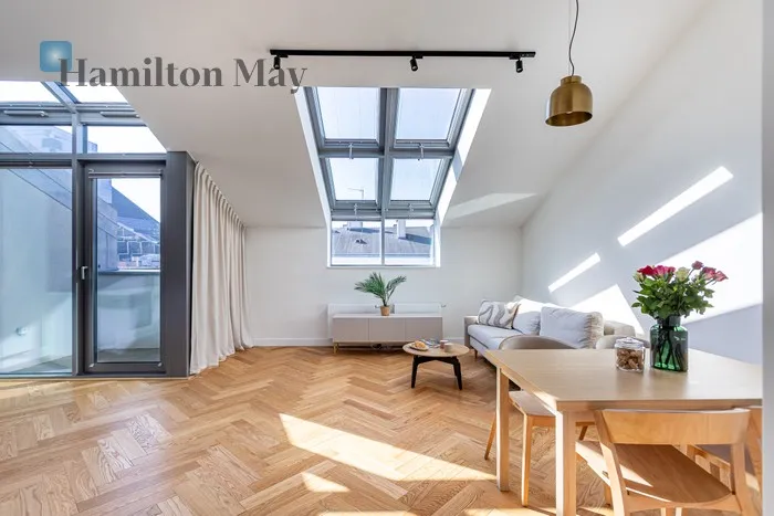 Street: Złota Region: Wola Subregion: Mirów Distance to centre: 1.14 km Level: 6 Price: 2900 EUR Bedrooms: 2 Bathrooms: 1 Size: 76m2 Price/m2: 38 EUR - slider