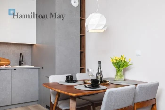 City: Kraków Street: Juliusza Lea Region: Krowodrza Distance to centre: 1.98 km Level: 1 Price: 3314 PLN Bedrooms: 1 Bathrooms: 1 Size: 40m2 Price/m2: 83 PLN - slider