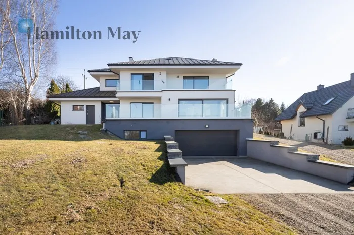 City: Kraków Street: Tuchowska Region: Swoszowice Price: 3790000 PLN Bedrooms: 5 - slider