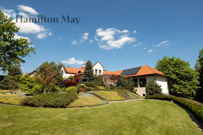 City: Narama Street: Narama Region: Narama Distance to centre: 13.25 km Price: 6950000 PLN Bedrooms: 5 Bathrooms: 4 Plot size: 13466m2 Price/m2: 9804 PLN - slider