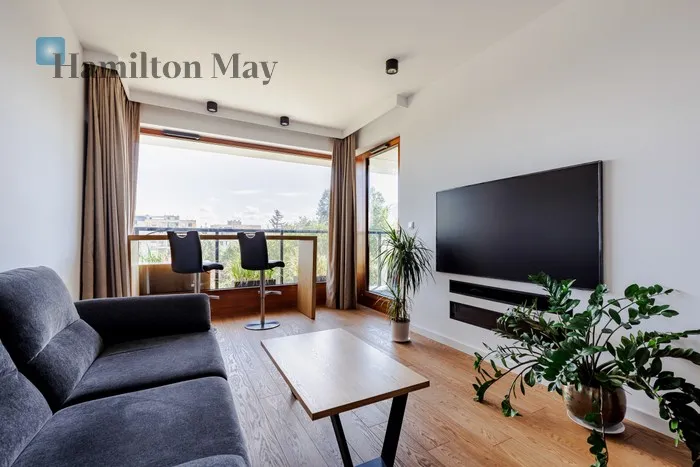 City: Warszawa Street: Puławska Region: Mokotów Subregion: Stary Mokotów Distance to centre: 3.27 km Level: 2 Price: 7700 PLN Bedrooms: 2 Bathrooms: 2 Size: 64m2 - slider