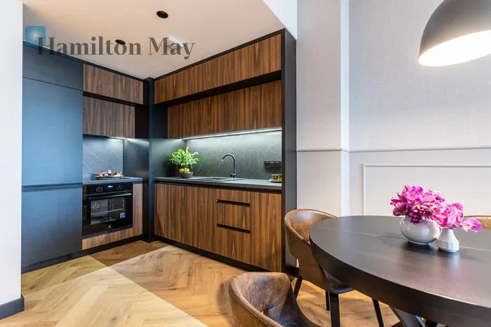 City: Kraków Street: Dajwór Region: Stare Miasto Subregion: Kazimierz Distance to centre: 1.42 km Level: 3 Price: 4150 PLN Bedrooms: 1 Bathrooms: 1 Size: 52.62m2 - slider