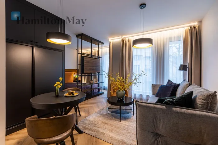 City: Kraków Street: Dajwór Region: Stare Miasto Subregion: Kazimierz Distance to centre: 1.42 km Level: 3 Price: 3250 PLN Bedrooms: 0 Bathrooms: 1 Size: 35.97m2 Price/m2: 90 PLN - slider