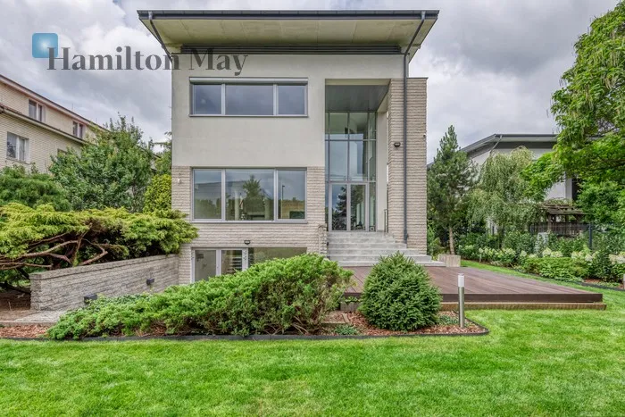 City: Warszawa Street: Nad Wilanówką Region: Wilanów Subregion: Zawady Price: 19000 PLN Bedrooms: 5 Bathrooms: 4 - slider