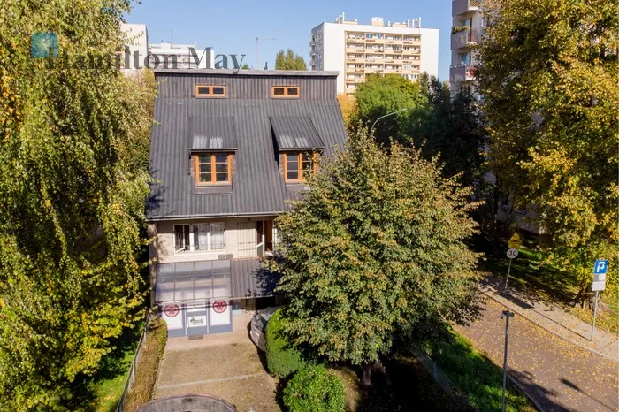 Street: Kazimierza Wielkiego Region: Krowodrza Subregion: Nowa Wieś Price: 3150000 PLN Bedrooms: 5 Bathrooms: 2 Plot size: 347m2 Price/m2: 15750 PLN - slider