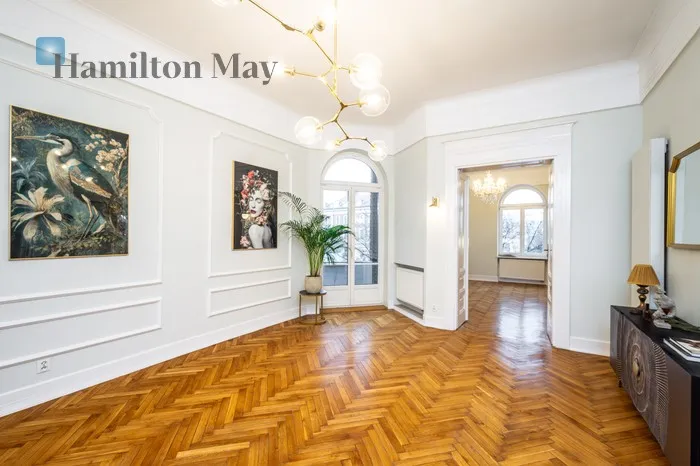 Street: Aleksandra Lubomirskiego Region: Kraków Distance to centre: 1.35 km Level: 2 Price: 1960000 PLN Bedrooms: 3 Bathrooms: 2 Size: 103m2 - slider