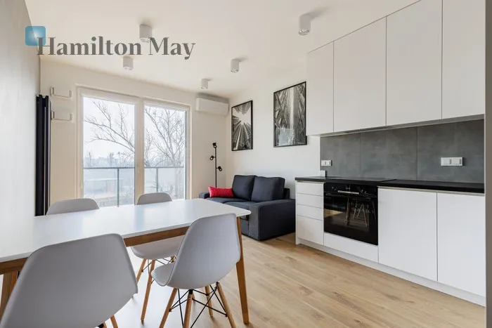 City: Warszawa Street: Jagiellońska Region: Praga-Północ Subregion: Pelcowizna Distance to centre: 4.49 km Level: 4 Price: 4900 PLN Bedrooms: 2 Bathrooms: 1 Size: 50m2 Price/m2: 98 PLN - slider