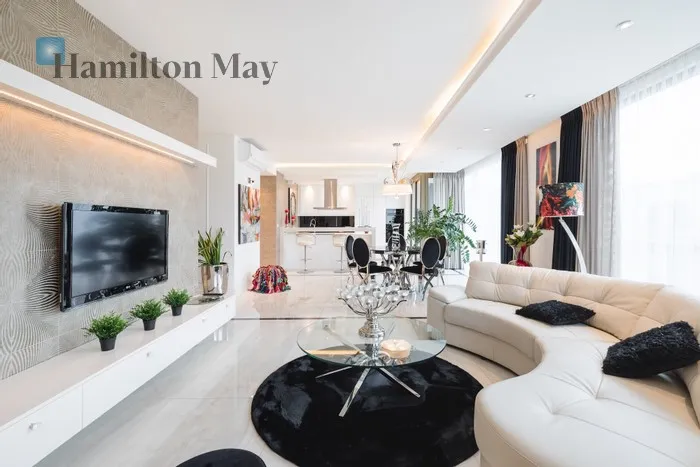 Street: Rakowicka Region: Grzegórzki Distance to centre: 1.2 km Level: 4 Price: 3550000 PLN Bedrooms: 2 Bathrooms: 2 Size: 104m2 Price/m2: 34135 PLN - slider