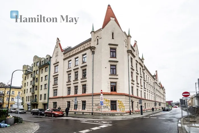 City: Kraków Street: Blich Region: Grzegórzki Distance to centre: 0.8 km Level: 2 Price: 890000 PLN Bedrooms: 2 Bathrooms: 1 Size: 50m2 - slider