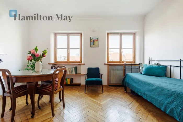 Street: Piekarska Region: Śródmieście Subregion: Stare Miasto Distance to centre: 2.1 km Level: 3 Price: 1100000 PLN Bedrooms: 1 Bathrooms: 1 Size: 39m2 Price/m2: 28205 PLN - slider