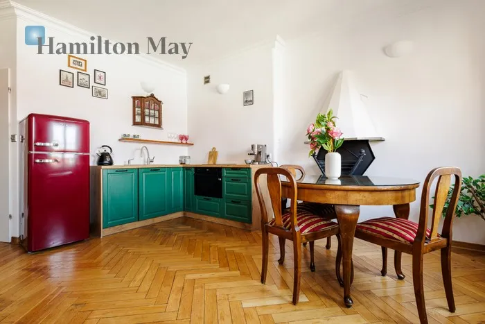 Street: Piekarska Region: Śródmieście Subregion: Stare Miasto Distance to centre: 2.1 km Level: 3 Price: 4600 PLN Bedrooms: 1 Bathrooms: 1 Size: 39m2 - slider