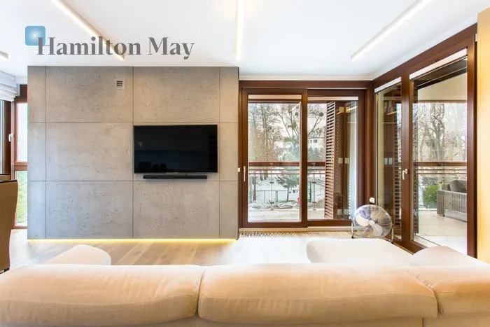 Street: Rzeźbiarska Region: Śródmieście Subregion: Dąbie Distance to centre: 3.82 km Level: 1 Price: 5800 PLN Bedrooms: 1 Bathrooms: 1 Size: 75m2 - slider