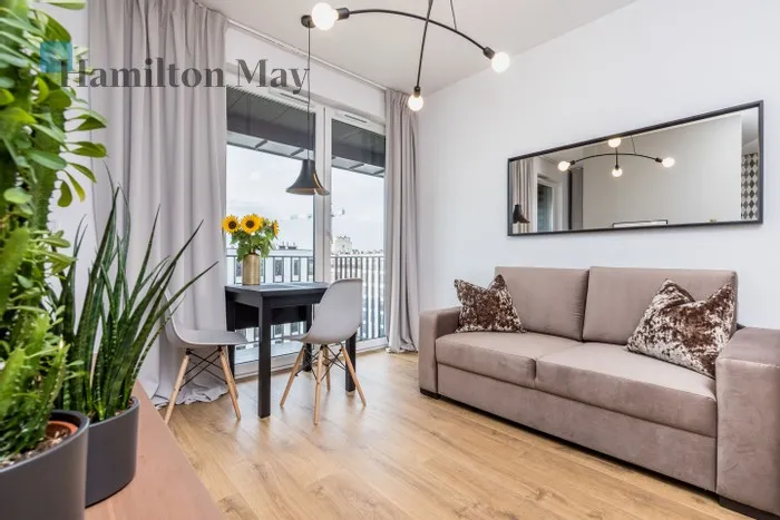 City: Warszawa Street: Wrzesińska Region: Praga-Północ Subregion: Stara Praga Distance to centre: 2.73 km Level: 7 Price: 3000 PLN Bedrooms: 0 Bathrooms: 1 Size: 30m2 - slider