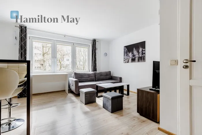 City: Warszawa Street: Aleja Jana Pawła II Region: Śródmieście Subregion: Muranów Distance to centre: 2.53 km Level: 4 Price: 2900 PLN Bedrooms: 1 Bathrooms: 1 Size: 36m2 Price/m2: 81 PLN - slider