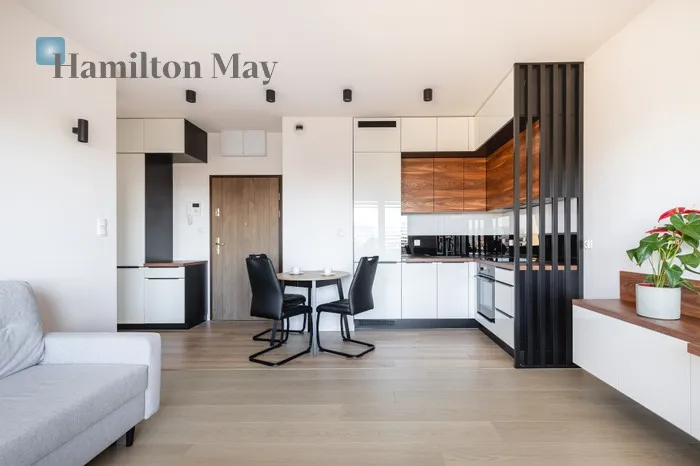 City: Kraków Street: Kobierzyńska Region: Podgórze Distance to centre: 3.09 km Level: 6 Price: 3100 PLN Bedrooms: 1 Bathrooms: 1 Size: 40m2 - slider