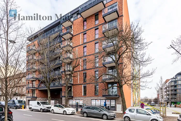 Subregion: Stara Praga Distance to centre: 2.76 km Level: 2 Price: 699000 PLN Bedrooms: 0 Bathrooms: 1 - slider