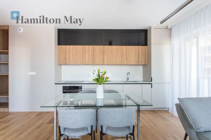 Region: Stare Miasto Distance to centre: 0.94 km Level: 7 Price: 2215000 PLN Bedrooms: 3 Bathrooms: 1 Size: 72m2 Price/m2: 30764 PLN - slider