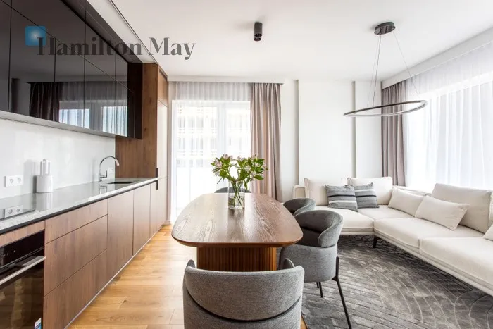 City: Wrocław Street: Generała Władysława Sikorskiego Region: Stare Miasto Distance to centre: 0.94 km Level: 10 Price: 2140000 PLN Bedrooms: 3 Bathrooms: 1 Size: 73m2 - slider