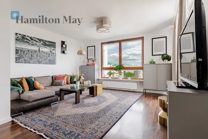 City: Warszawa Street: Obrzeżna Region: Mokotów Subregion: Służewiec Distance to centre: 6.29 km Level: 8 Price: 5200 PLN Bedrooms: 1 Bathrooms: 1 - slider