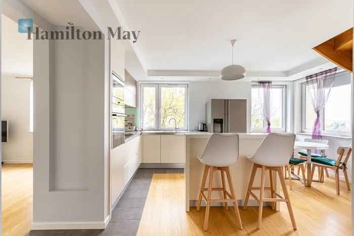 City: Warszawa Street: Dominika Merliniego Region: Mokotów Subregion: Wierzbno Distance to centre: 4.05 km Level: 4 Price: 8000 PLN Bedrooms: 3 Bathrooms: 2 Size: 111m2 Price/m2: 72 PLN - slider