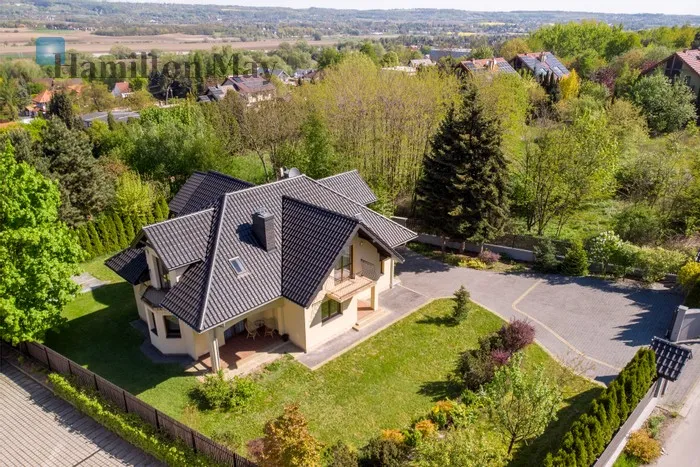 Price: 2250000 PLN Bedrooms: 4 - slider