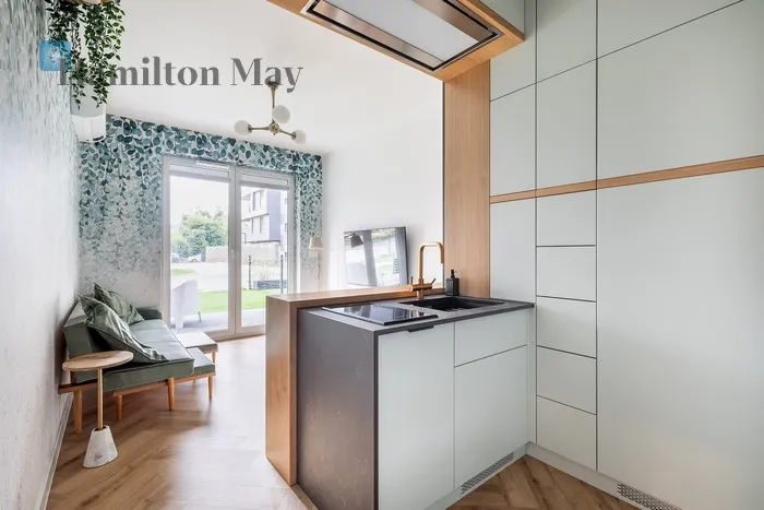 City: Kraków Street: Stanisława Przybyszewskiego Region: Krowodrza Distance to centre: 2.97 km Price: 989000 PLN Bedrooms: 2 - slider