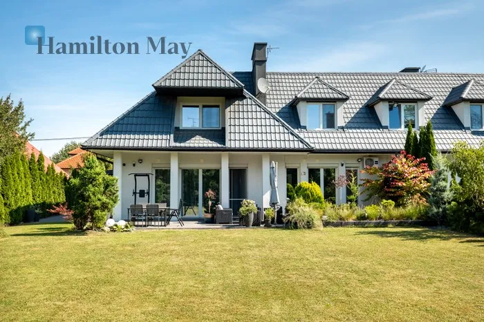 City: Kraków Street: Dolina Region: Zwierzyniec Subregion: Wola Justowska Distance to centre: 4 km Level: -9 Price: 15900 PLN Bedrooms: 5 Bathrooms: 3 Plot size: 900m2 Price/m2: 61 PLN - slider