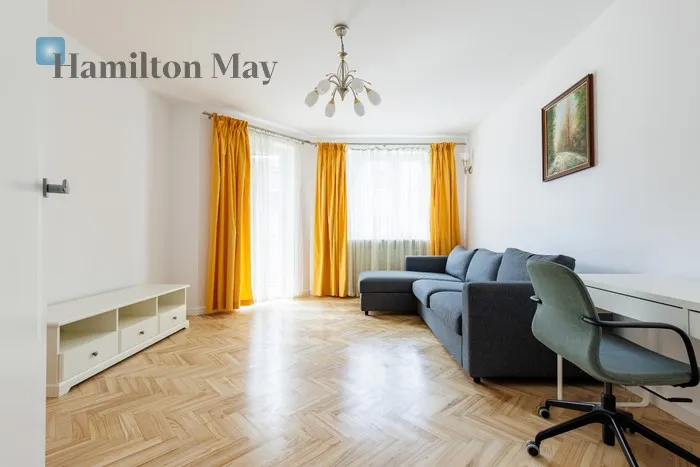 City: Warszawa Street: Włodarzewska Region: Ochota Subregion: Szczęśliwice Distance to centre: 5.01 km Level: 2 Price: 4300 PLN Bedrooms: 2 Bathrooms: 1 Size: 81m2 - slider