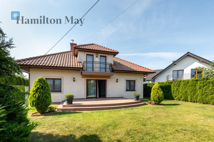 City: Kraków Street: Dolina Region: Zwierzyniec Subregion: Wola Justowska Level: -9 Price: 10500 PLN Bedrooms: 4 Bathrooms: 2 Plot size: 700m2 Price/m2: 42 PLN - slider