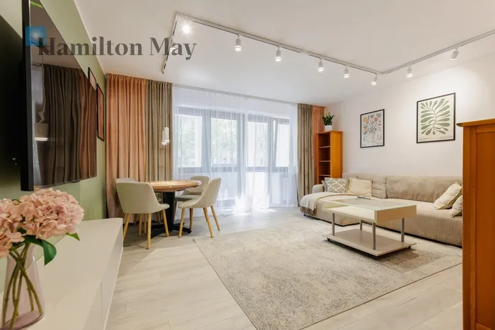 City: Warszawa Street: Konstancińska Region: Mokotów Distance to centre: 5.85 km Level: 1 Price: 7500 PLN Bedrooms: 3 Bathrooms: 1 Size: 80m2 Price/m2: 94 PLN - slider