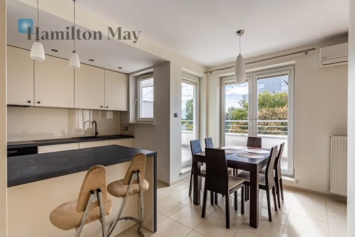 City: Warszawa Street: Zawiszy Region: Wola Subregion: Młynów Distance to centre: 3.83 km Level: 4 Price: 6500 PLN Bedrooms: 2 Bathrooms: 1 Size: 79m2 Price/m2: 82 PLN - slider