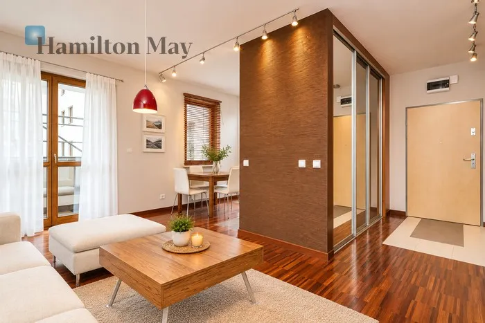 City: Warszawa Street: Jana Karola Chodkiewicza Region: Mokotów Subregion: Wyględów Distance to centre: 3.2 km Level: 1 Price: 1240000 PLN Bedrooms: 1 Bathrooms: 1 Size: 51m2 Price/m2: 24314 PLN - slider