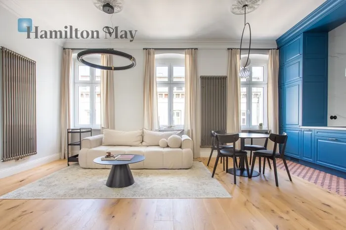 Region: Krzyki Subregion: Przedmieście Oławskie Distance to centre: 1.21 km Level: 3 Price: 7000 PLN Bedrooms: 2 Bathrooms: 2 Size: 127.7m2 - slider