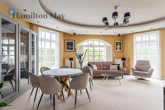 City: Walendów Street: Leśnego Runa Region: Walendów Distance to centre: 18.99 km Price: 3000000 PLN Bedrooms: 4 Bathrooms: 2 Plot size: 1000m2 - slider