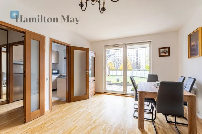 City: Warszawa Street: Józefa Bellottiego Region: Wola Subregion: Nowolipki Distance to centre: 2.48 km Level: 1 Price: 5500 PLN Bedrooms: 2 Bathrooms: 1 Size: 80m2 Price/m2: 69 PLN - slider