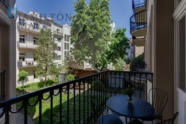 Distance to centre: 0.71 km Level: 1 Price: 7000 PLN Bedrooms: 2 Bathrooms: 1 Size: 80m2 Price/m2: 88 PLN - slider