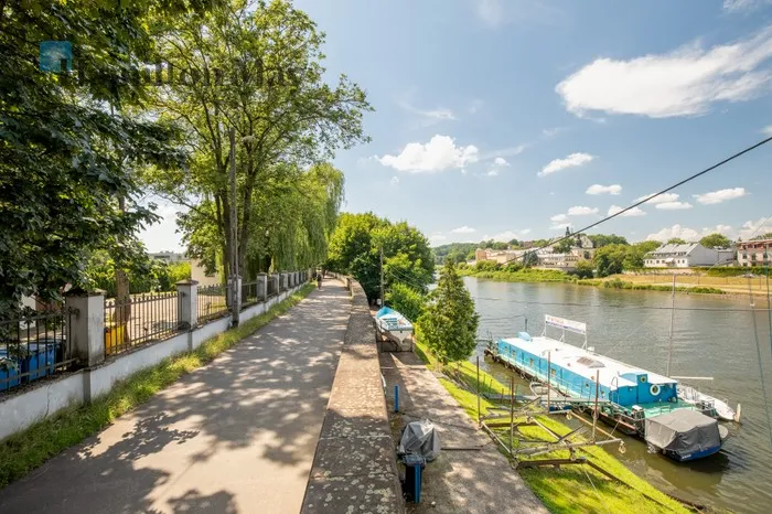 City: Kraków Street: Praska Region: Dębniki Price: 2650000 PLN Bedrooms: 7 Bathrooms: 3 Plot size: 380m2 Price/m2: 7794 PLN - slider