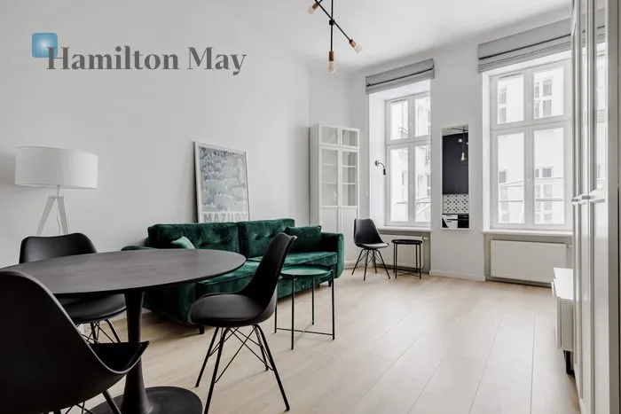 City: Warszawa Street: Stanisława Noakowskiego Region: Śródmieście Subregion: Śródmieście Południowe Distance to centre: 0.89 km Level: 1 Price: 3500 PLN Bedrooms: 1 Bathrooms: 1 Size: 36m2 - slider