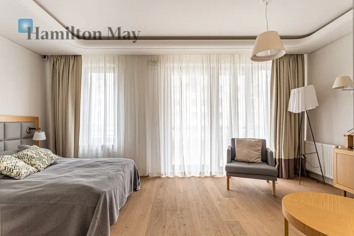 City: Warszawa Street: Cybernetyki Region: Mokotów Subregion: Służewiec Distance to centre: 6.03 km Level: 1 Price: 1840000 PLN Bedrooms: 3 Bathrooms: 3 Size: 102m2 - slider