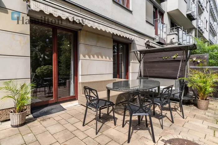 Subregion: Osiedle Podwawelskie Distance to centre: 2.04 km Price: 9950 PLN Bedrooms: 3 Bathrooms: 2 Size: 110m2 - slider