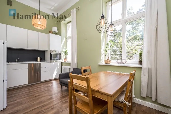 City: Kraków Street: Jana Zamoyskiego Region: Podgórze Subregion: Stare Podgórze Distance to centre: 2.19 km Level: 2 Price: 3300 PLN Bedrooms: 1 Bathrooms: 1 Size: 49m2 - slider