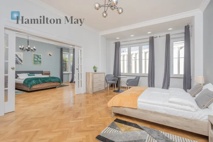 City: Kraków Street: Rotmistrza Zbigniewa Dunin-Wąsowicza Region: Zwierzyniec Subregion: Salwator Distance to centre: 0.97 km Level: 1 Price: 5500 PLN Bedrooms: 2 Bathrooms: 1 Size: 89m2 Price/m2: 62 PLN - slider