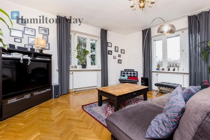 City: Warszawa Street: Królowej Marysieńki Region: Wilanów Subregion: Wilanów Wysoki Distance to centre: 8.07 km Level: 1 Price: 6000 PLN Bedrooms: 3 Bathrooms: 1 Size: 108m2 Price/m2: 56 PLN - slider