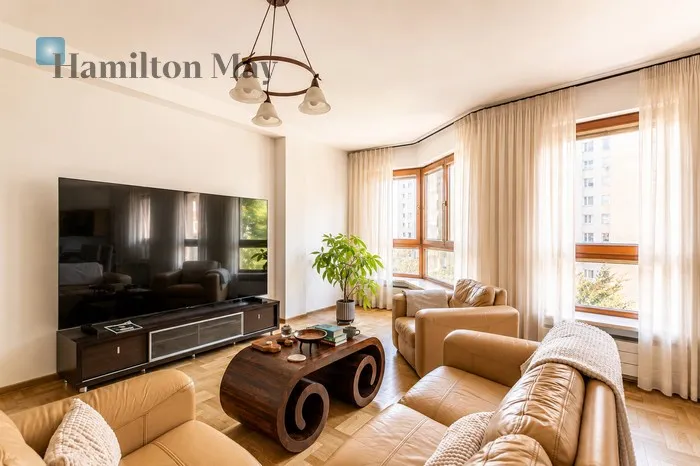 City: Warszawa Street: Zygmunta Słomińskiego Region: Śródmieście Subregion: Muranów Distance to centre: 3.34 km Level: 4 Price: 6500 PLN Bedrooms: 2 Bathrooms: 2 Size: 118m2 Price/m2: 55 PLN - slider