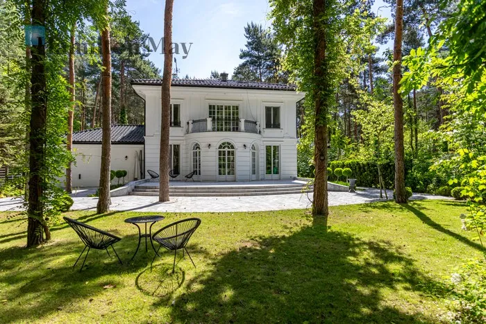 Street: Wiśniowa Region: Jazgarzewszczyzna Price: 5950000 PLN Bedrooms: 5 Bathrooms: 3 - slider