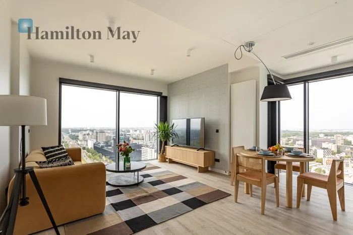 City: Warszawa Street: Prosta Region: Wola Subregion: Czyste Distance to centre: 1.95 km Level: 25 Price: 12600 PLN Bedrooms: 2 Bathrooms: 1 Size: 62m2 Price/m2: 203 PLN - slider